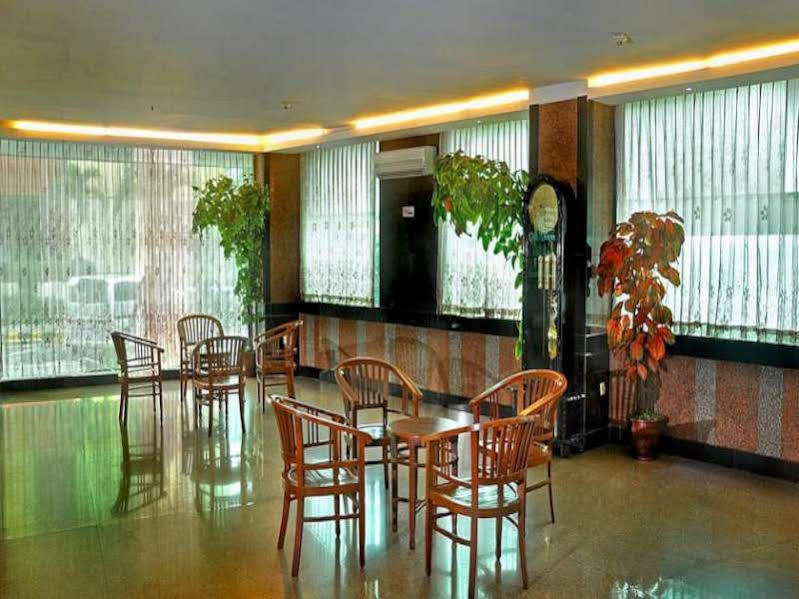 哈考曼加杜阿广场酒店 雅加达 外观 照片